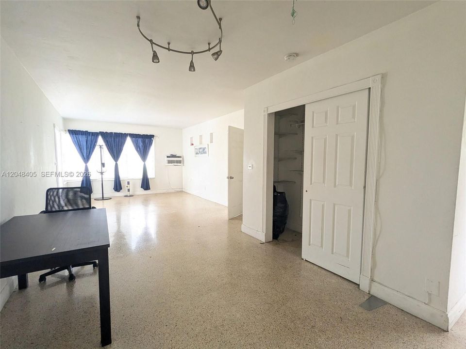 En Renta: $2,400 (2 camas, 2 baños, 900 Pies cuadrados)