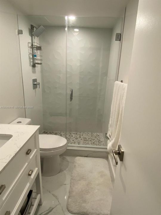 For Sale: $670,000 (1 beds, 1 baths, 930 Square Feet)