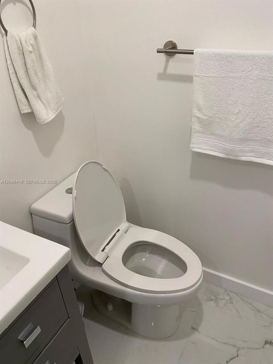 For Sale: $670,000 (1 beds, 1 baths, 930 Square Feet)