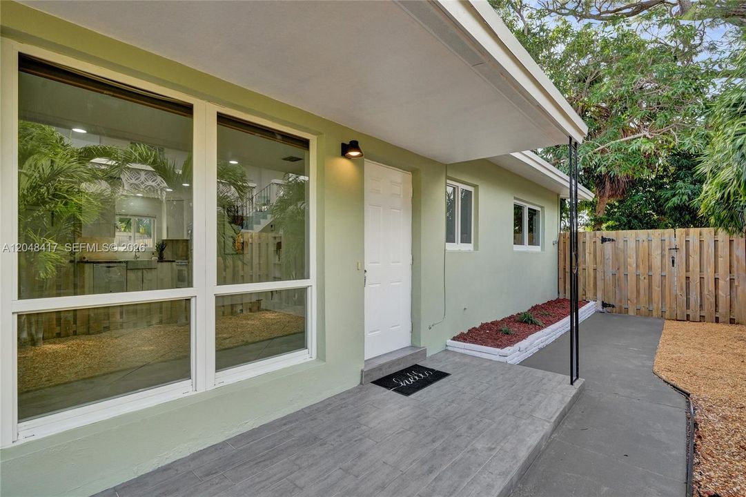 For Rent: $2,425 (2 beds, 2 baths, 908 Square Feet)