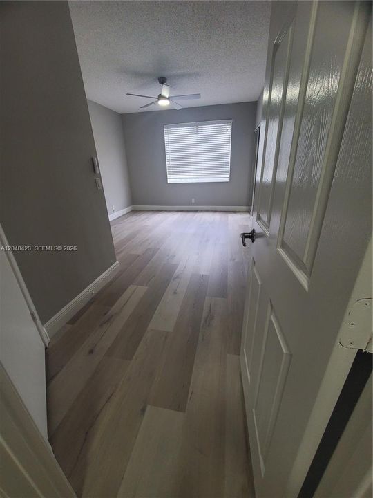For Rent: $2,400 (2 beds, 1 baths, 1110 Square Feet)