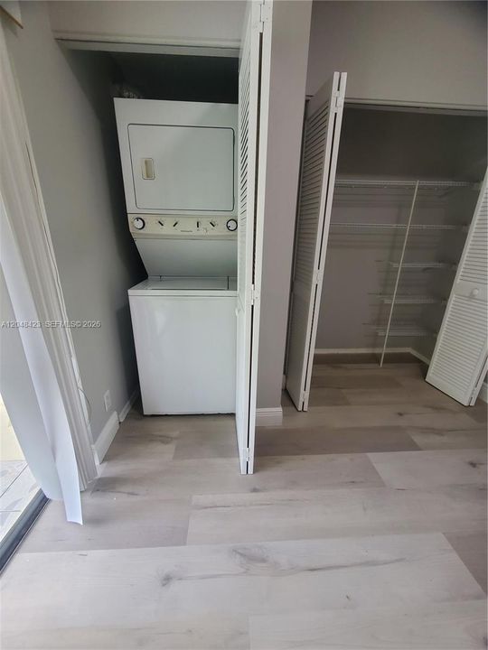 For Rent: $2,400 (2 beds, 1 baths, 1110 Square Feet)