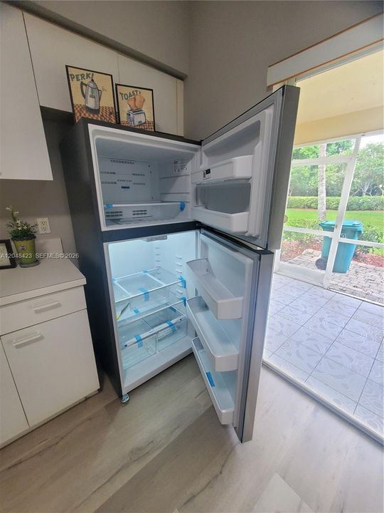 For Rent: $2,400 (2 beds, 1 baths, 1110 Square Feet)