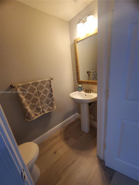 For Rent: $2,400 (2 beds, 1 baths, 1110 Square Feet)