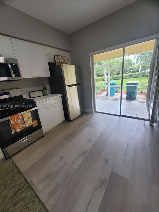 For Rent: $2,400 (2 beds, 1 baths, 1110 Square Feet)
