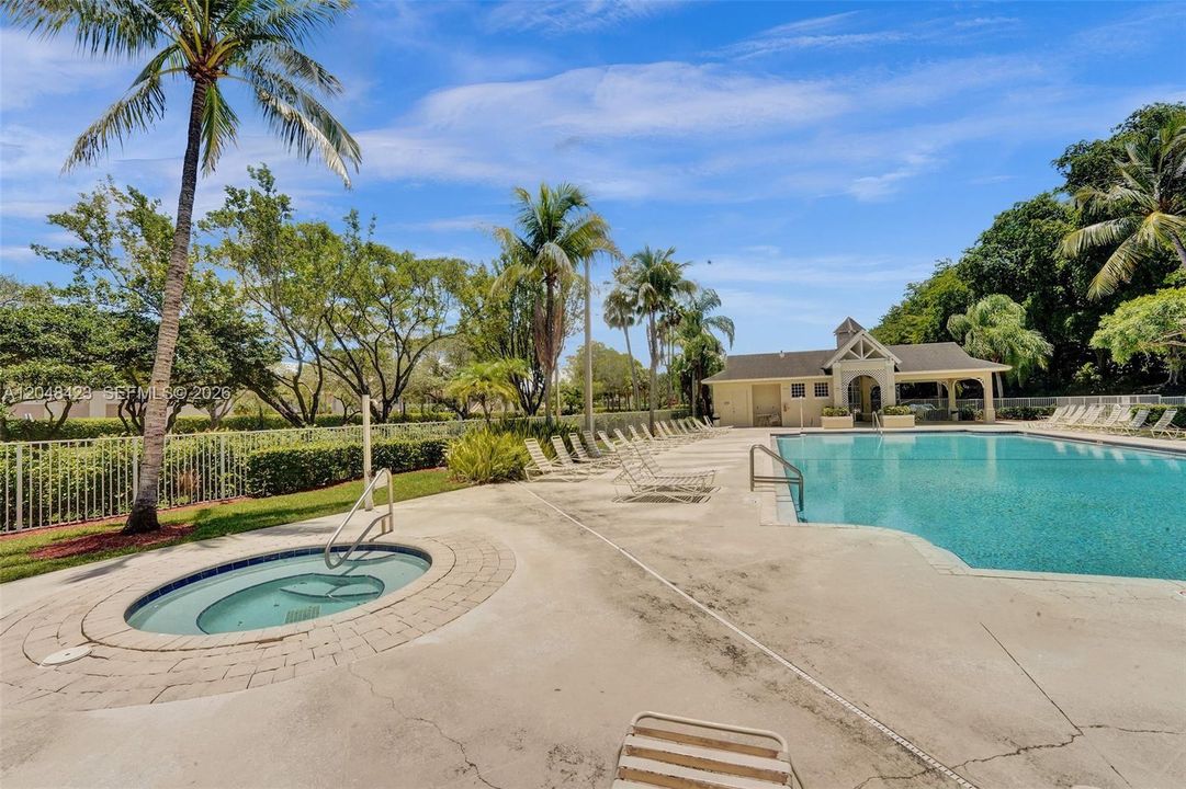 For Rent: $2,400 (2 beds, 1 baths, 1110 Square Feet)