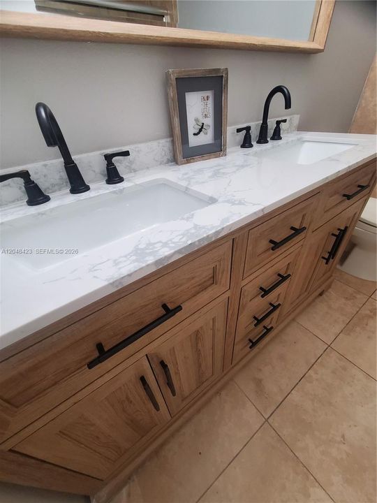 For Rent: $2,400 (2 beds, 1 baths, 1110 Square Feet)