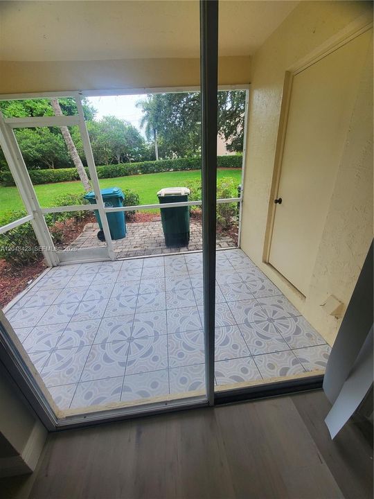 For Rent: $2,400 (2 beds, 1 baths, 1110 Square Feet)