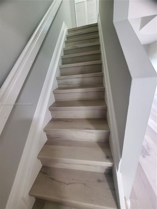 For Rent: $2,400 (2 beds, 1 baths, 1110 Square Feet)