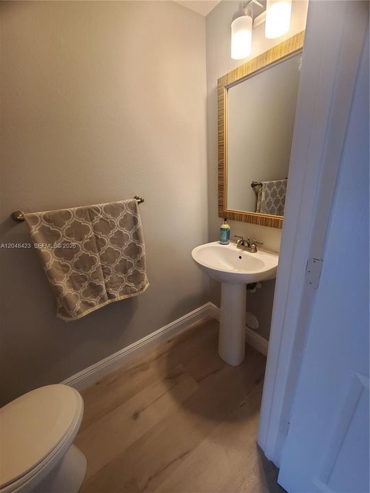 For Rent: $2,400 (2 beds, 1 baths, 1110 Square Feet)