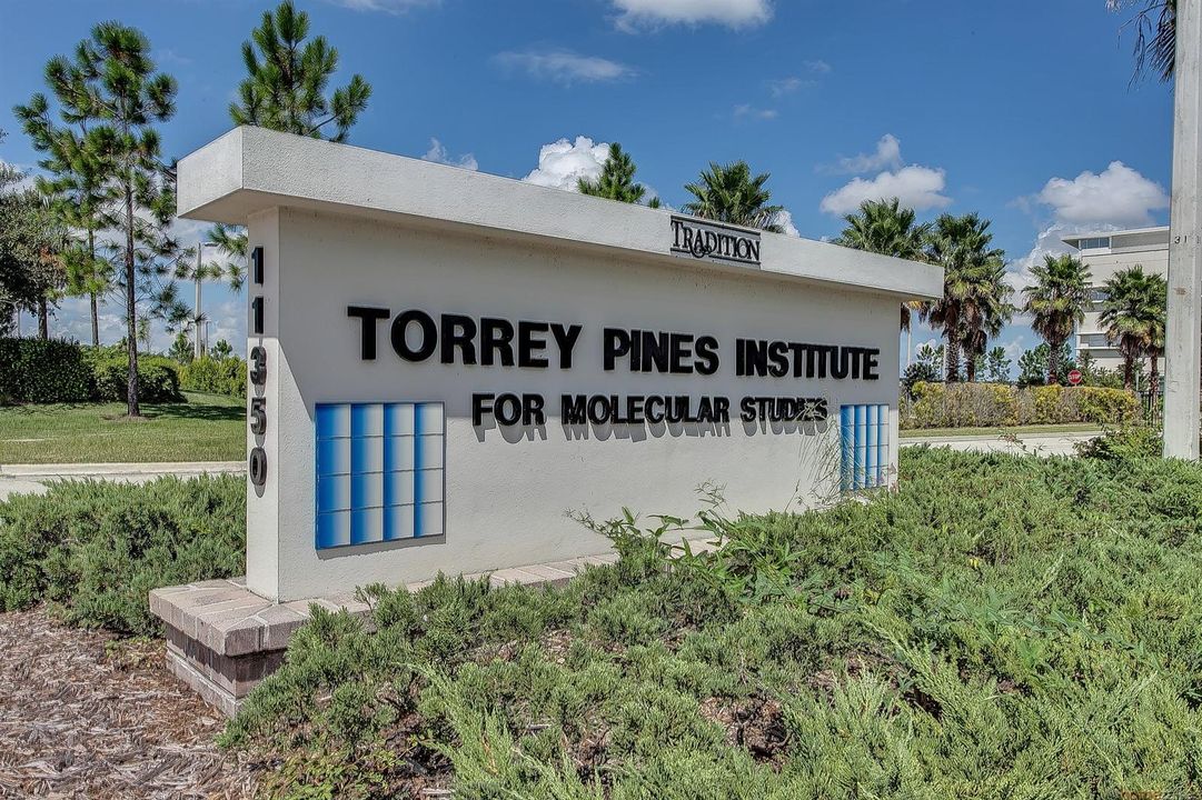 33 Torrey Pines Sign