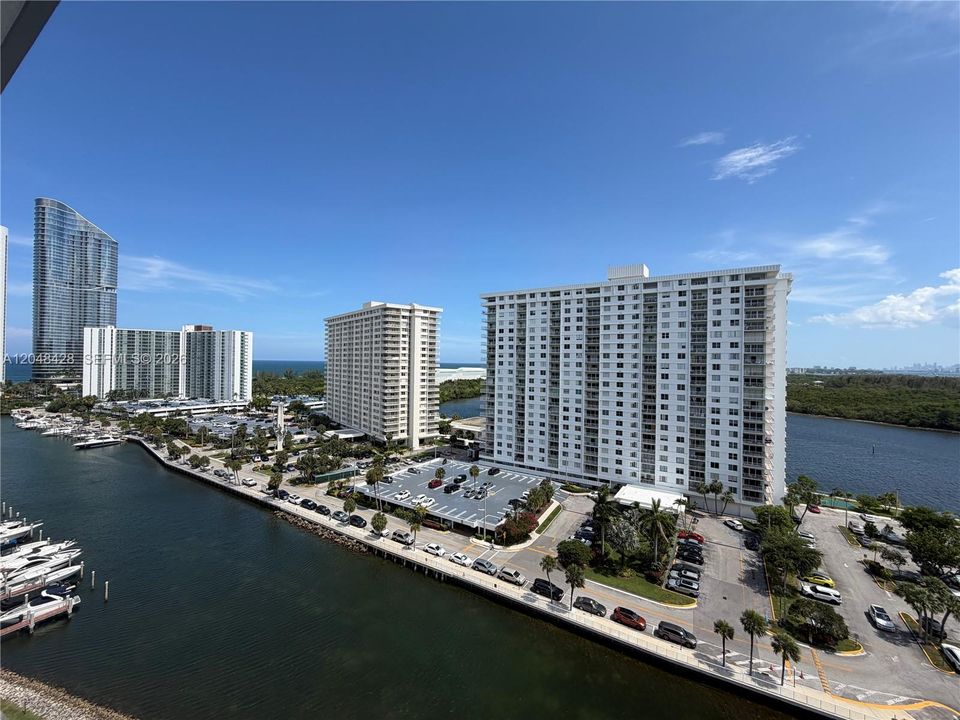 For Rent: $2,250 (1 beds, 1 baths, 705 Square Feet)