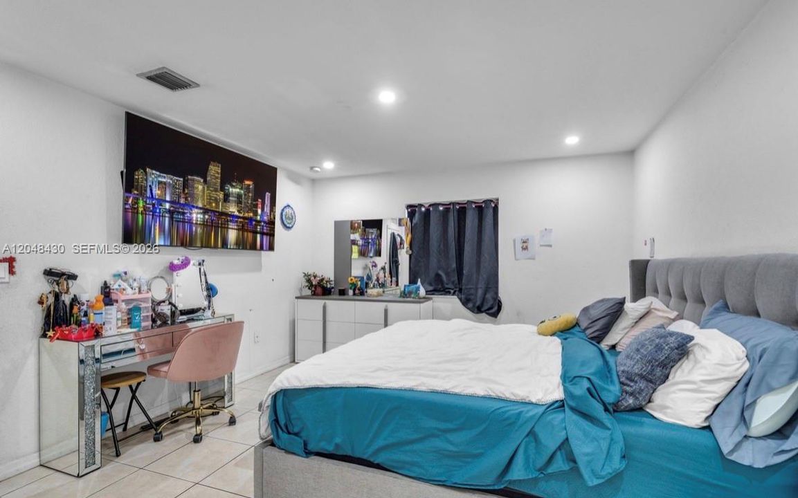 На продажу: $549,900 (3 спален, 2 ванн, 1372 Квадратных фут)