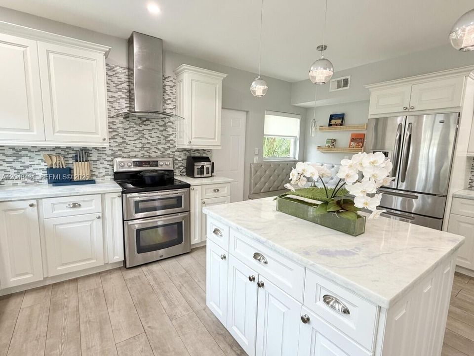 For Sale: $2,485,000 (4 beds, 4 baths, 2467 Square Feet)