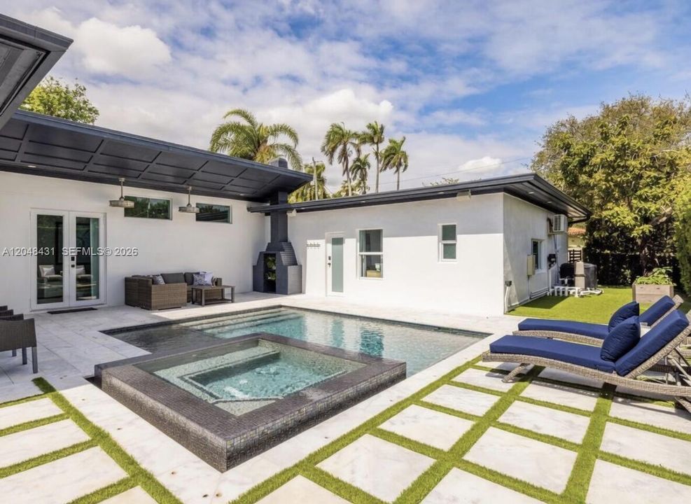 For Sale: $2,485,000 (4 beds, 4 baths, 2467 Square Feet)