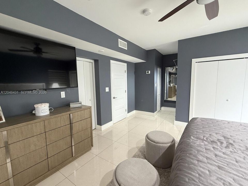 For Sale: $2,485,000 (4 beds, 4 baths, 2467 Square Feet)