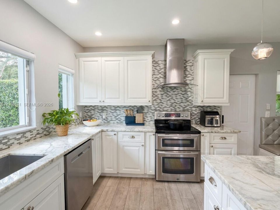 For Sale: $2,485,000 (4 beds, 4 baths, 2467 Square Feet)