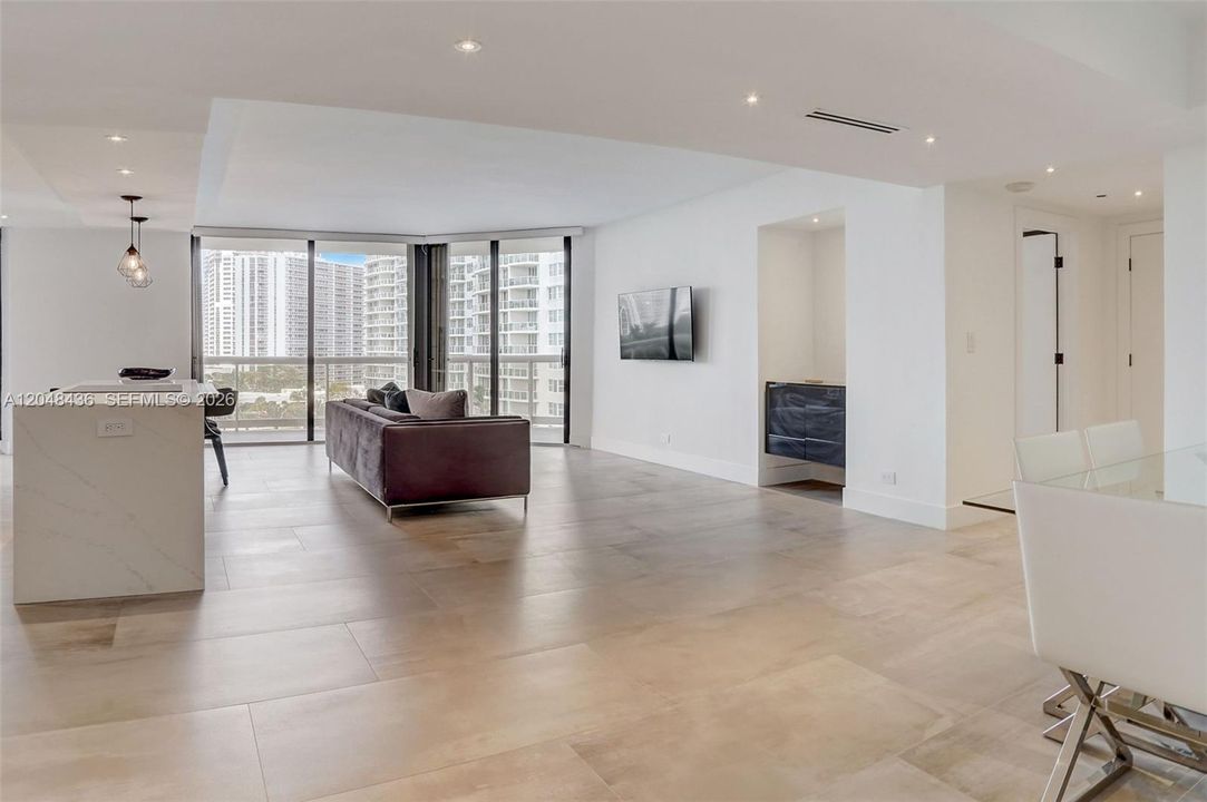 For Sale: $624,900 (2 beds, 2 baths, 1500 Square Feet)