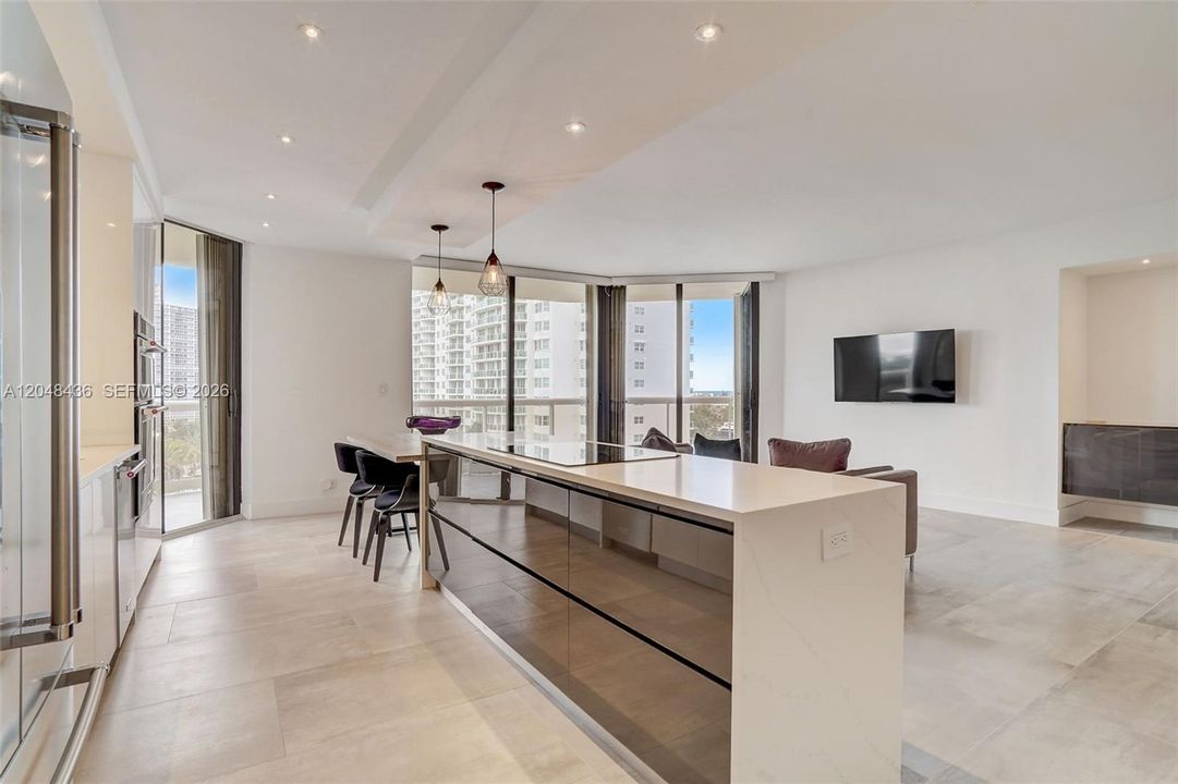 For Sale: $624,900 (2 beds, 2 baths, 1500 Square Feet)