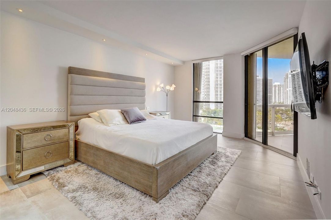 For Sale: $624,900 (2 beds, 2 baths, 1500 Square Feet)
