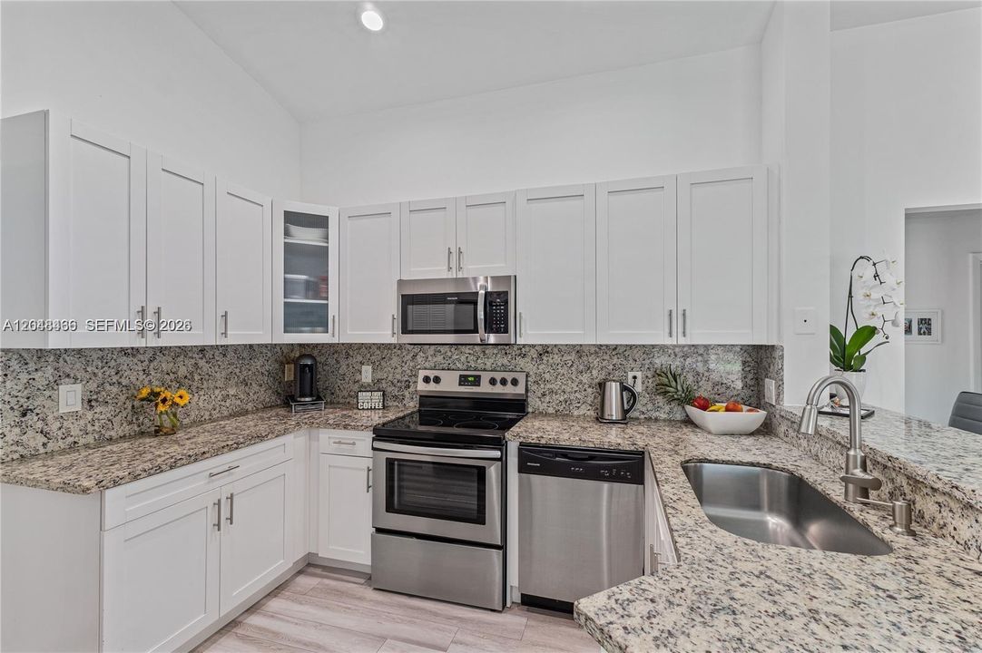 В аренду: $4,200 (3 спален, 2 ванн, 1353 Квадратных фут)