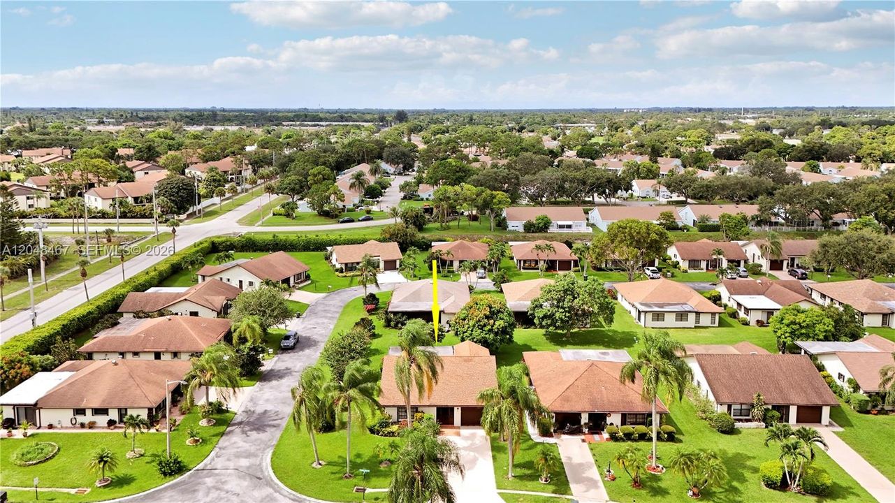 For Sale: $295,000 (2 beds, 2 baths, 1275 Square Feet)