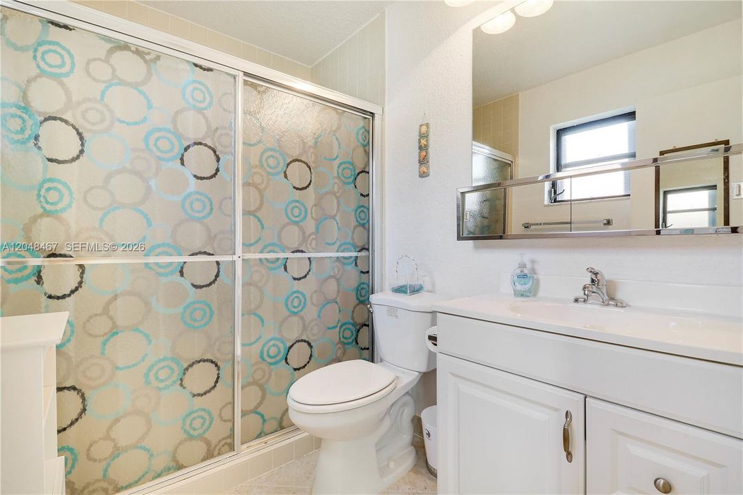 For Sale: $295,000 (2 beds, 2 baths, 1275 Square Feet)