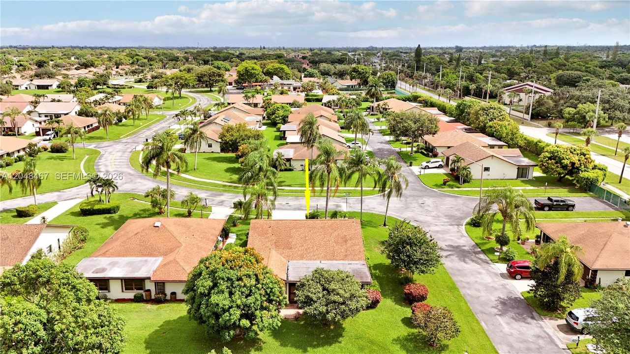 For Sale: $295,000 (2 beds, 2 baths, 1275 Square Feet)