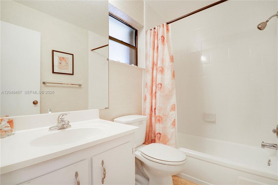 For Sale: $295,000 (2 beds, 2 baths, 1275 Square Feet)