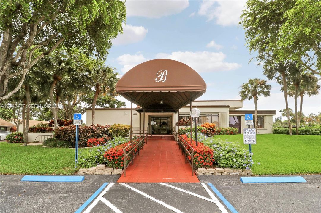For Sale: $295,000 (2 beds, 2 baths, 1275 Square Feet)