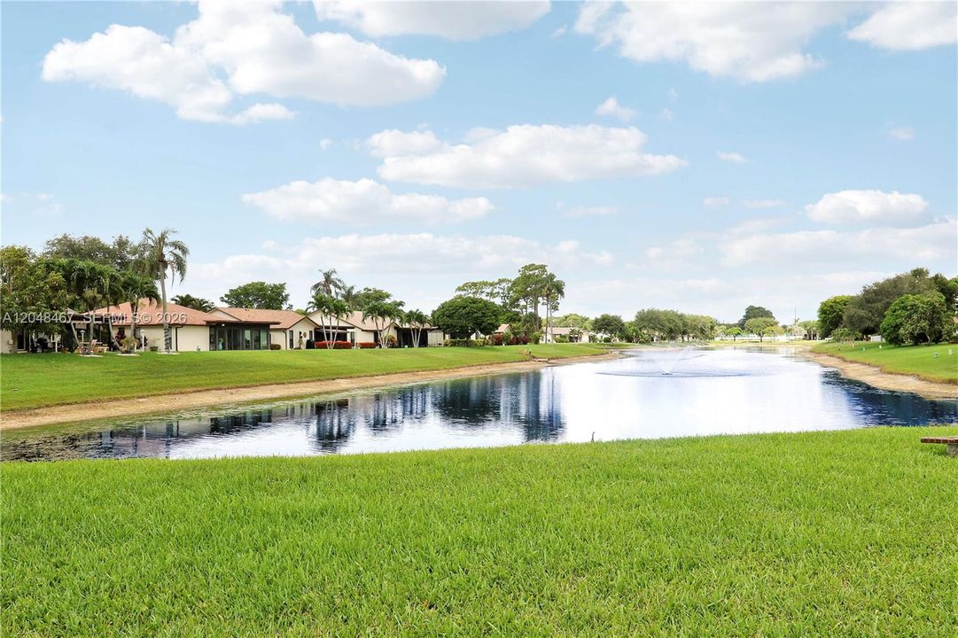 For Sale: $295,000 (2 beds, 2 baths, 1275 Square Feet)