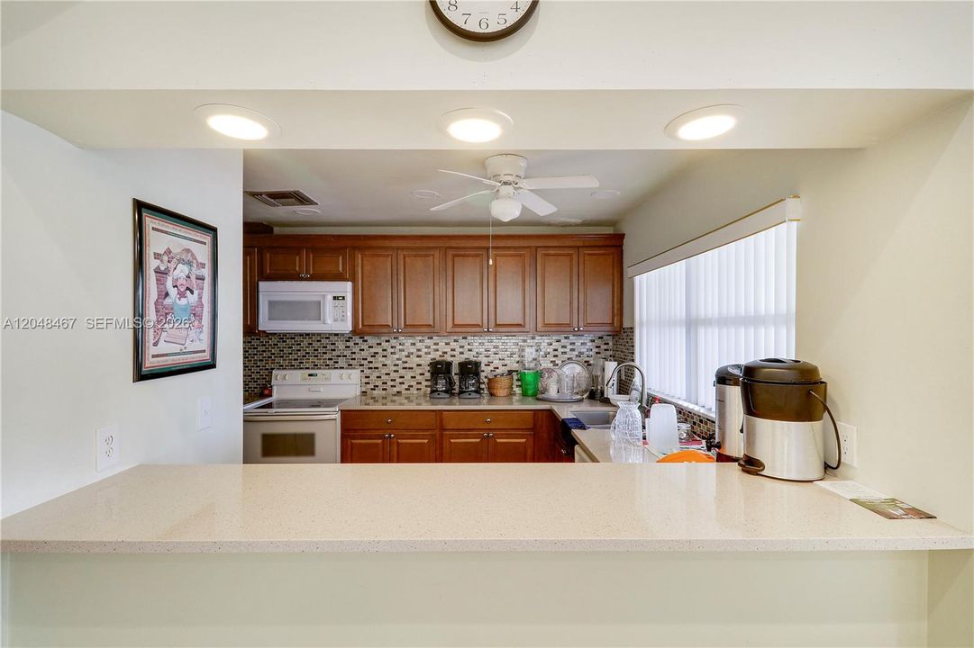 For Sale: $295,000 (2 beds, 2 baths, 1275 Square Feet)