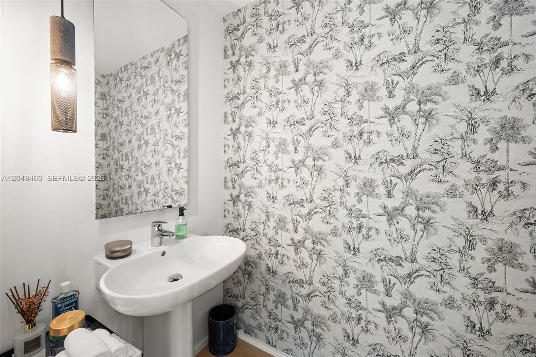 En Renta: $7,950 (2 camas, 2 baños, 1477 Pies cuadrados)