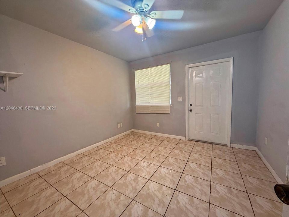For Rent: $2,100 (3 beds, 2 baths, 1056 Square Feet)