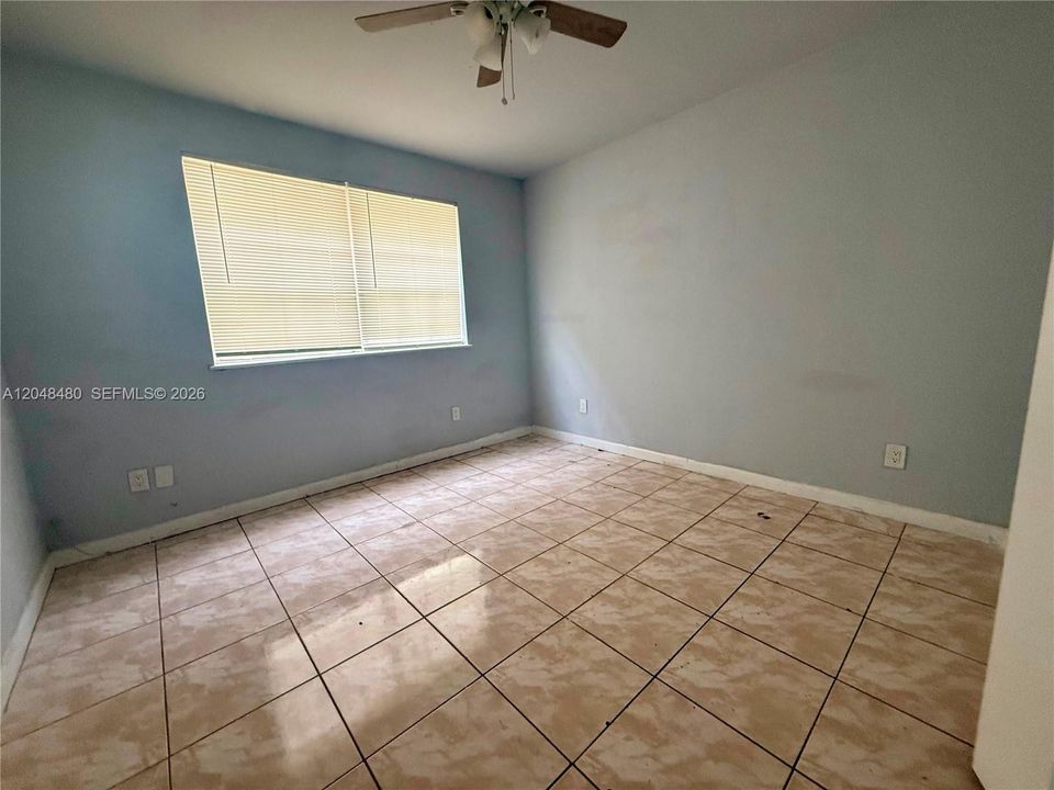 For Rent: $2,100 (3 beds, 2 baths, 1056 Square Feet)