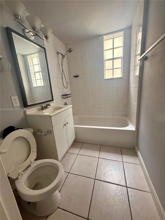 For Rent: $2,100 (3 beds, 2 baths, 1056 Square Feet)