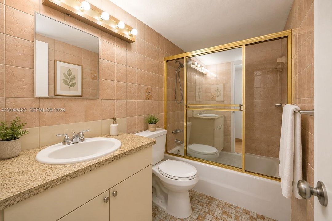 For Sale: $214,900 (2 beds, 1 baths, 770 Square Feet)