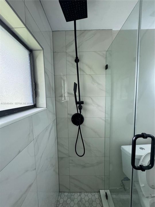 В аренду: $1,775 (1 спален, 1 ванн, 1899 Квадратных фут)