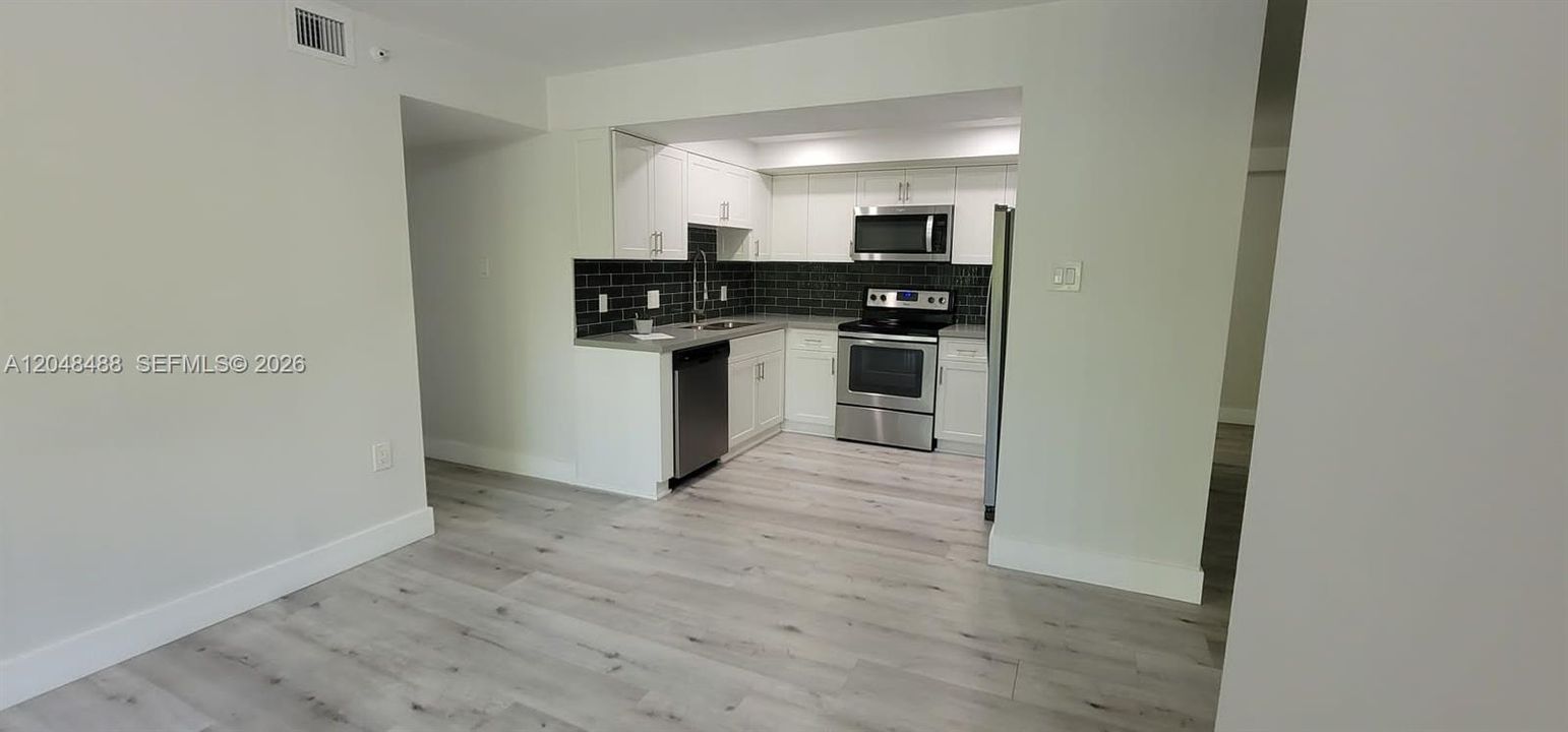 For Rent: $2,595 (3 beds, 2 baths, 1228 Square Feet)