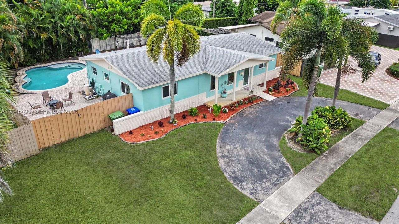 For Sale: $595,000 (3 beds, 2 baths, 1333 Square Feet)