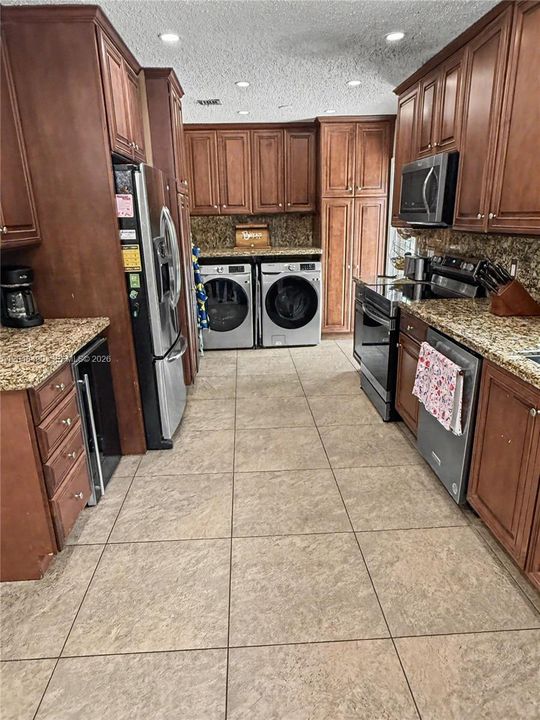 For Sale: $595,000 (3 beds, 2 baths, 1333 Square Feet)