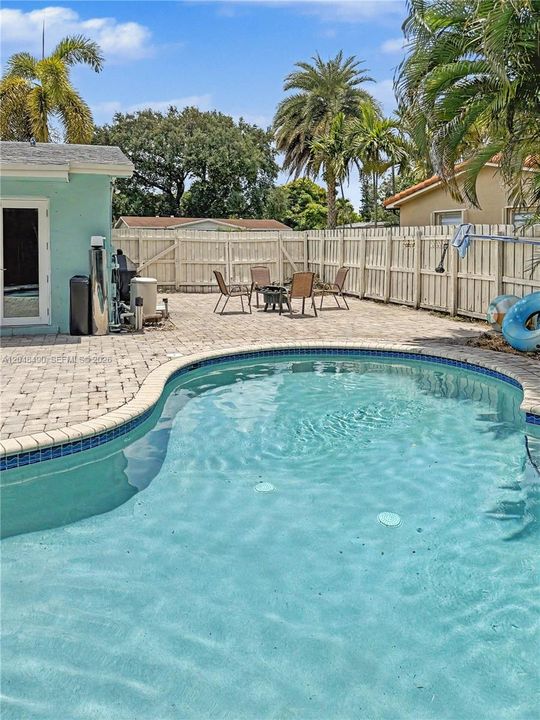 For Sale: $595,000 (3 beds, 2 baths, 1333 Square Feet)