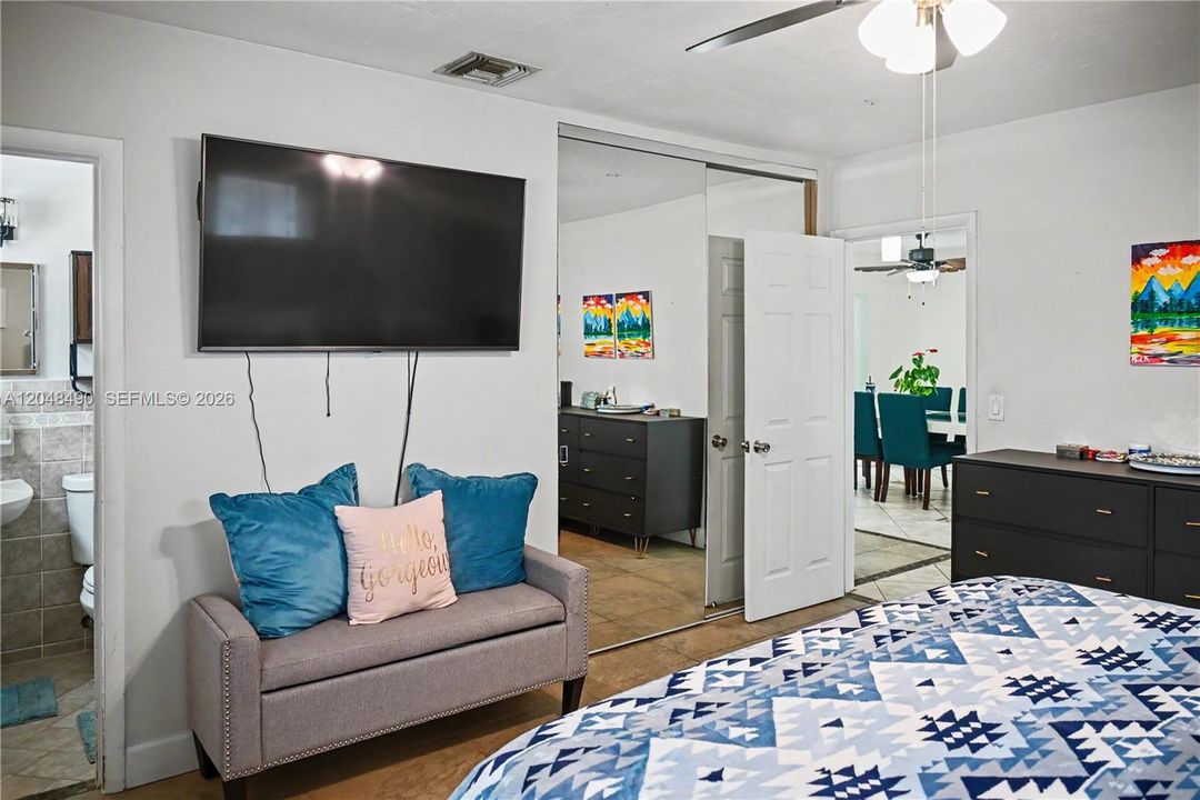 For Sale: $595,000 (3 beds, 2 baths, 1333 Square Feet)