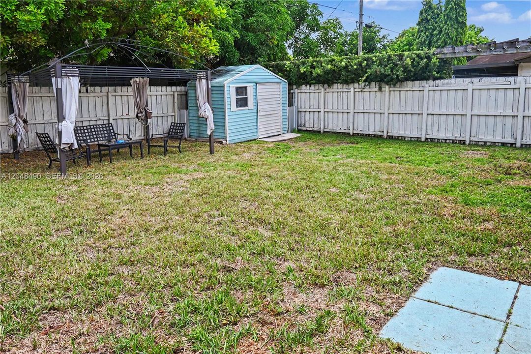 For Sale: $595,000 (3 beds, 2 baths, 1333 Square Feet)