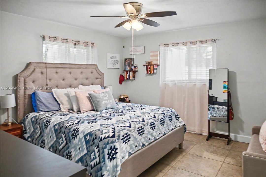 For Sale: $595,000 (3 beds, 2 baths, 1333 Square Feet)