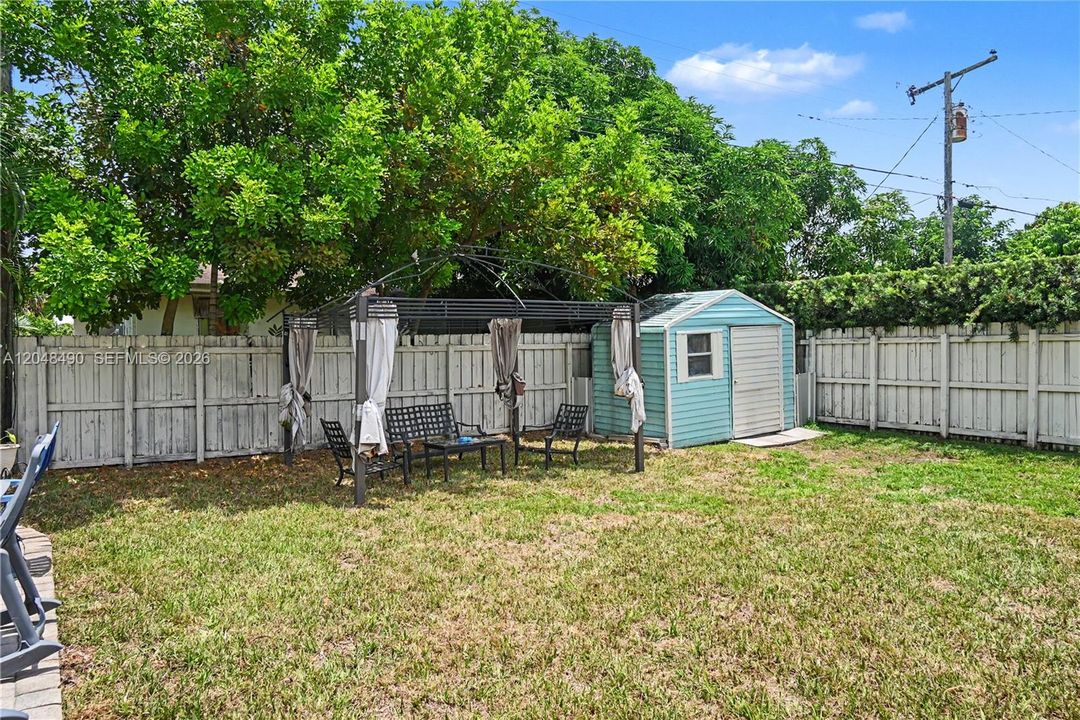 For Sale: $595,000 (3 beds, 2 baths, 1333 Square Feet)