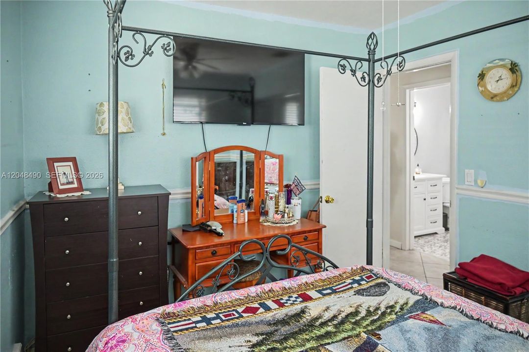 For Sale: $595,000 (3 beds, 2 baths, 1333 Square Feet)