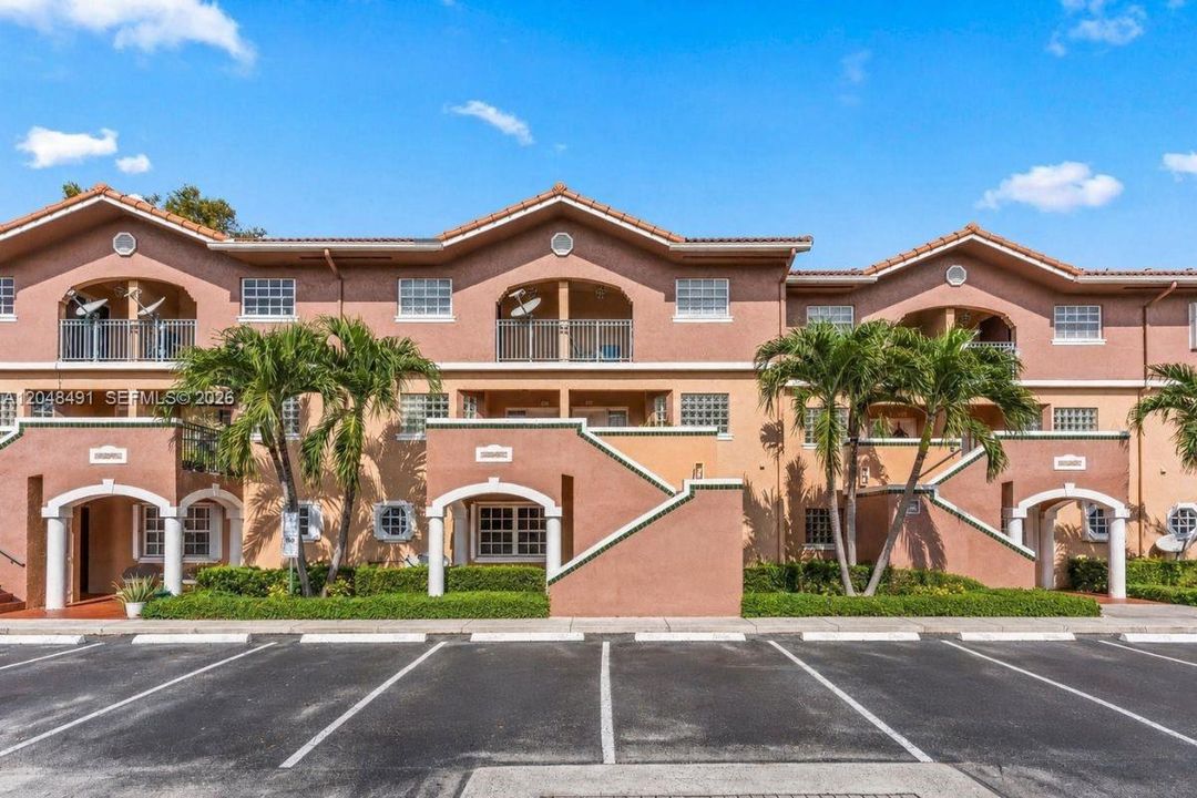 For Sale: $335,000 (2 beds, 2 baths, 1350 Square Feet)
