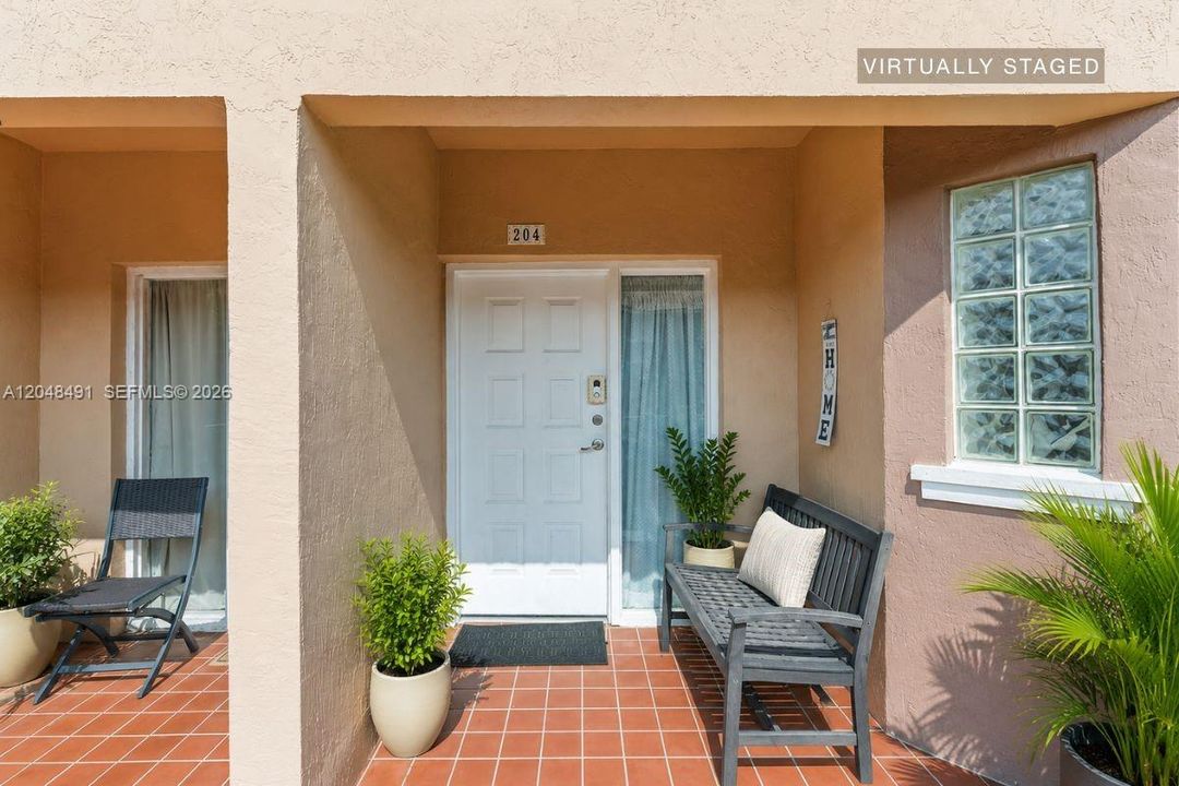 For Sale: $335,000 (2 beds, 2 baths, 1350 Square Feet)