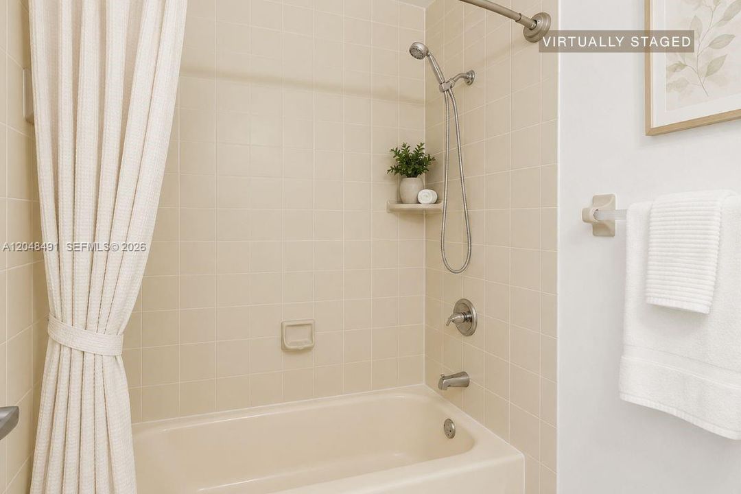 For Sale: $335,000 (2 beds, 2 baths, 1350 Square Feet)